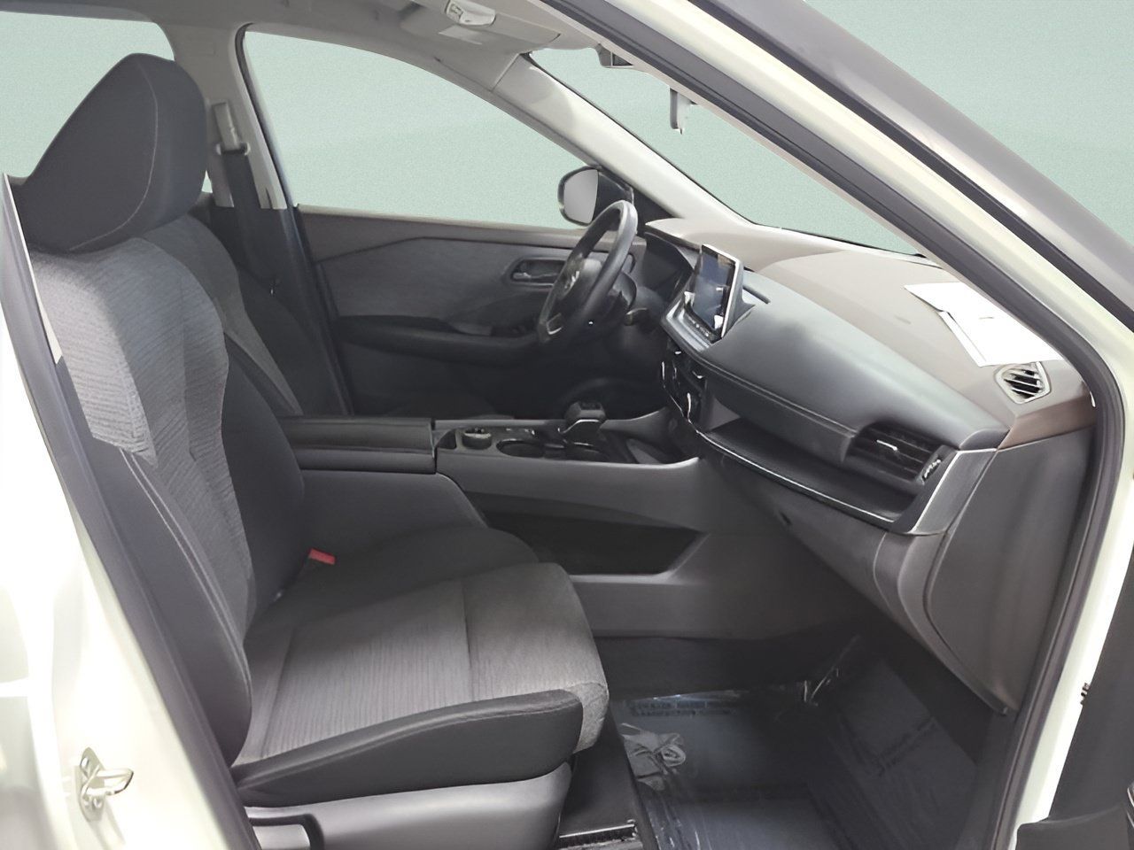 Used 2021 Nissan Rogue S AWD/4WD image 12
