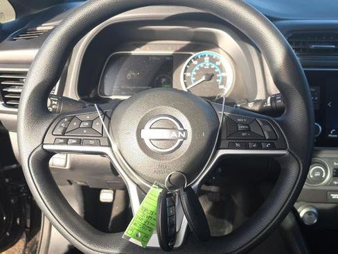 Used 2024 Nissan Leaf S image 7