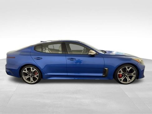 Used 2018 Kia Stinger GT2 AWD/4WD image 10