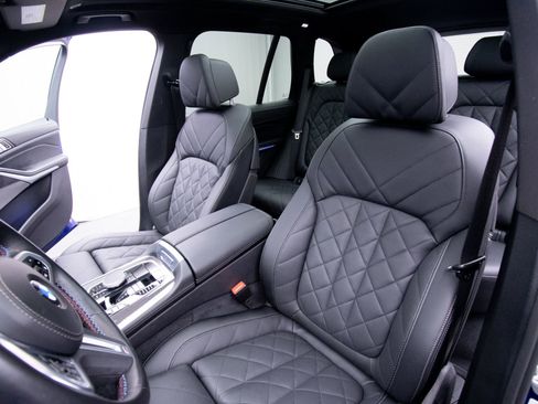 Used 2025 BMW X5 M60i w/ Climate Comfort Package image 44