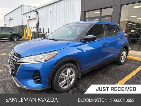 Used 2022 Nissan Kicks S image 2