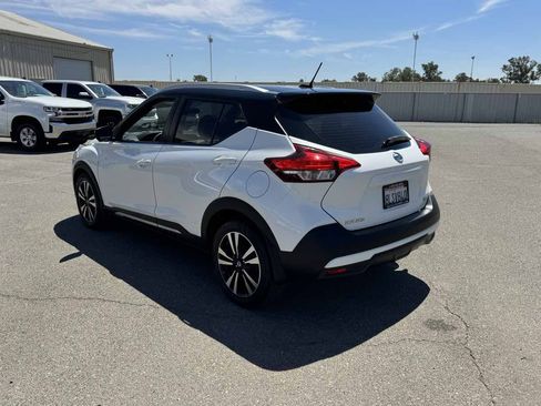 Used 2019 Nissan Kicks SR FWD image 7