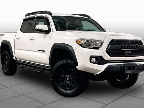 Used 2022 Toyota Tacoma TRD Off-Road w/ Technology Package AWD/4WD image 3