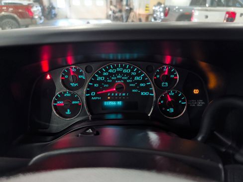 Used 2020 Chevrolet Express 2500 Extended image 8