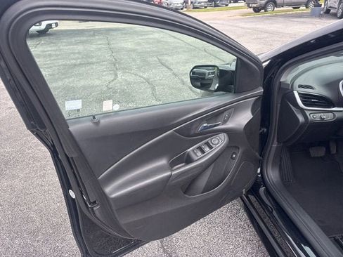 Used 2018 Chevrolet Volt LT FWD image 13