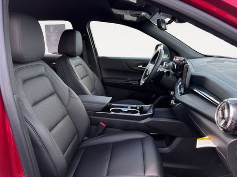 Used 2026 Chevrolet Equinox LT w/ Convenience Package II FWD image 15