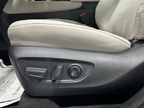 Used 2025 Toyota Grand Highlander AWD image 12
