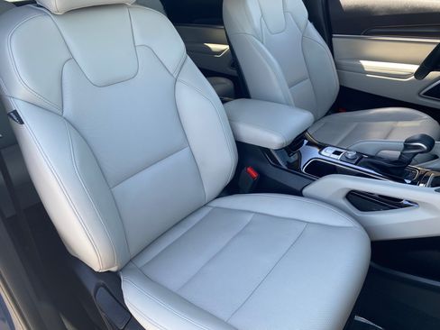 Certified 2024 Kia Telluride S FWD image 9