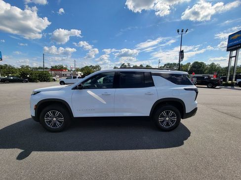 New 2027 Chevrolet Traverse LT w/ Driver Confidence Package FWD image 3