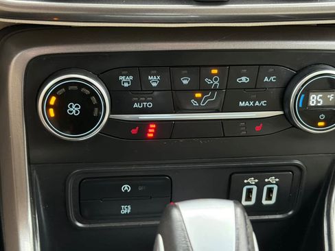 Used 2019 Ford EcoSport SE image 22