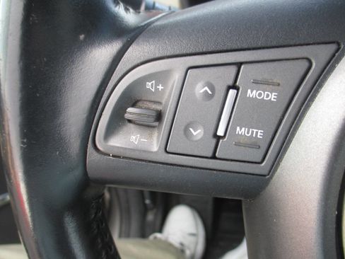 Used 2013 Kia Soul ! FWD image 22
