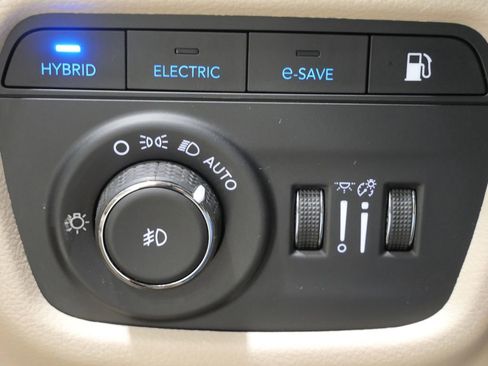 Used 2022 Jeep Grand Cherokee Limited 4xe image 14