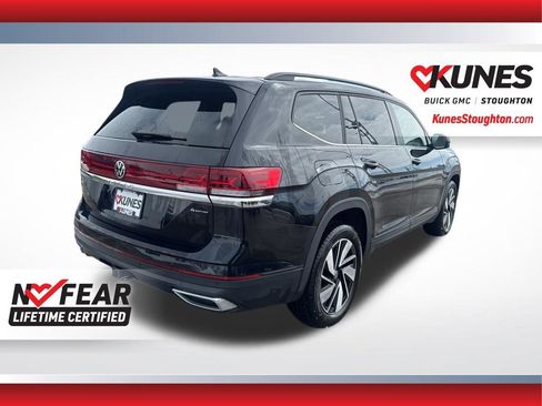 Used 2025 Volkswagen Atlas SE image 11