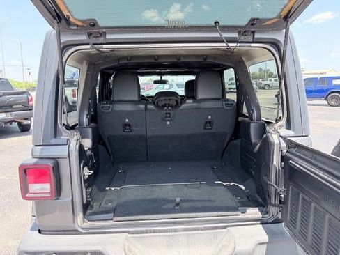 Used 2023 Jeep Wrangler Unlimited Sport AWD/4WD image 9