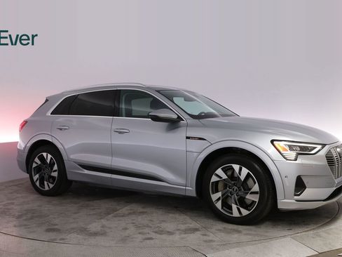 Used 2023 Audi e-tron Premium Plus w/ Premium Plus Package AWD/4WD image 14