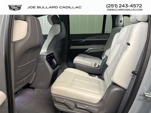 New 2026 Cadillac Escalade IQ Sport 1 w/ LPO, Floor Liner Package AWD/4WD image 17
