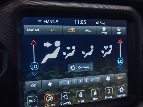 Used 2021 Jeep Wrangler Unlimited Sahara w/ Cold Weather Group AWD/4WD image 20