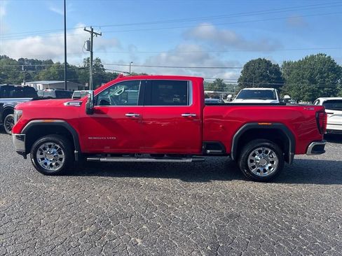 Used 2022 GMC Sierra 2500 SLT w/ SLT Preferred Package AWD/4WD image 4