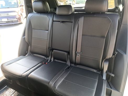 Used 2021 Volkswagen Tiguan SE R-Line image 13