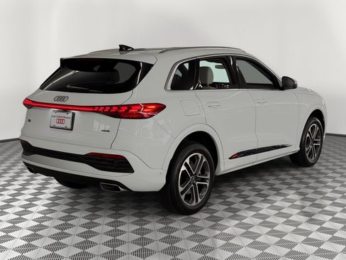 Used 2025 Audi Q5 Premium w/ Convenience Package AWD/4WD image 9