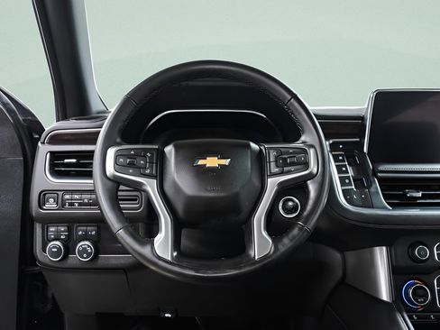 Used 2024 Chevrolet Suburban LT w/ LT Signature Plus Package AWD/4WD image 9