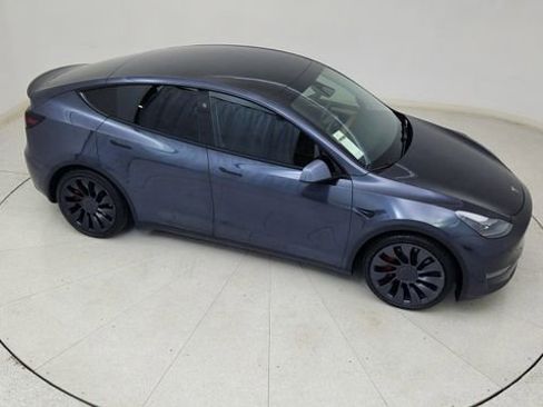 Used 2025 Tesla Model Y Performance image 75
