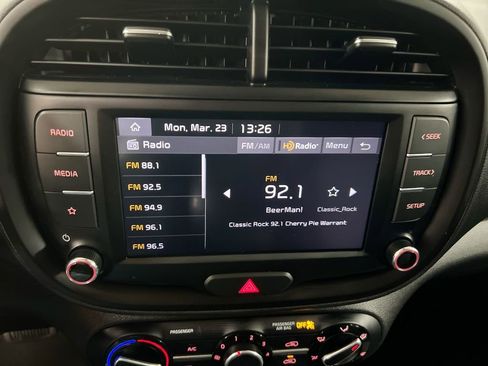 Used 2022 Kia Soul LX w/ Technology Package image 14