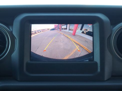 Used 2022 Jeep Wrangler Sport image 12