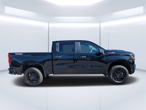 Used 2024 Chevrolet Silverado 1500 Custom Trail Boss image 2