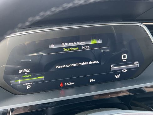 Used 2023 Audi e-tron Premium Plus w/ Premium Plus Package image 23