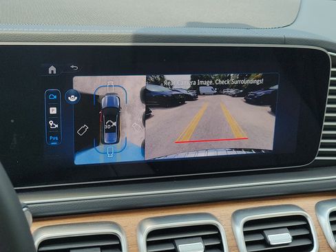 Certified 2026 Mercedes-Benz GLS 450 4MATIC image 33