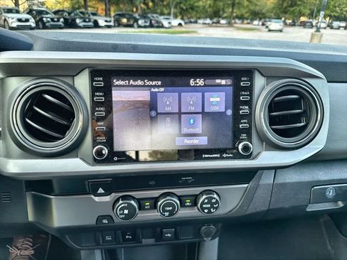 Used 2020 Toyota Tacoma SR5 RWD image 16