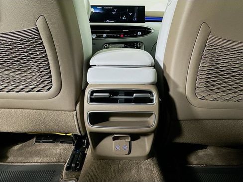 Certified 2026 Genesis GV70 2.5T Advanced AWD/4WD image 27