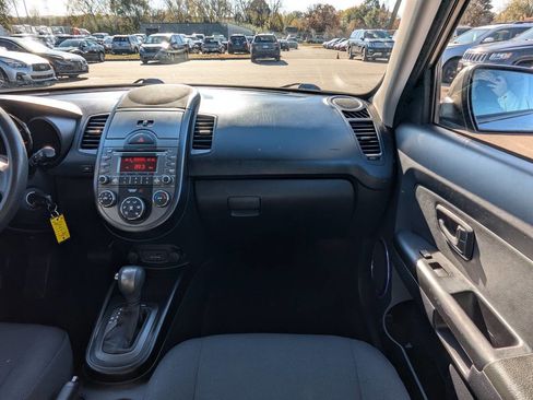 Used 2011 Kia Soul + w/ Audio Pkg image 18