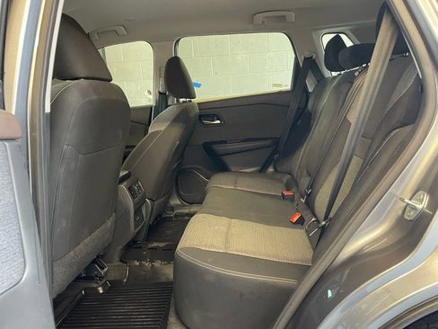 Certified 2023 Nissan Rogue SV FWD image 16