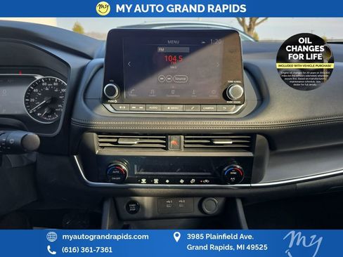 Used 2025 Nissan Rogue SV AWD/4WD image 20