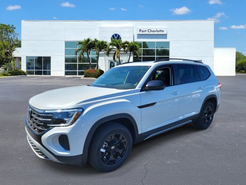 New 2026 Volkswagen Atlas Peak Edition image 32