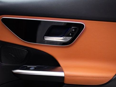 Used 2025 Mercedes-Benz C 300 4MATIC Sedan image 29