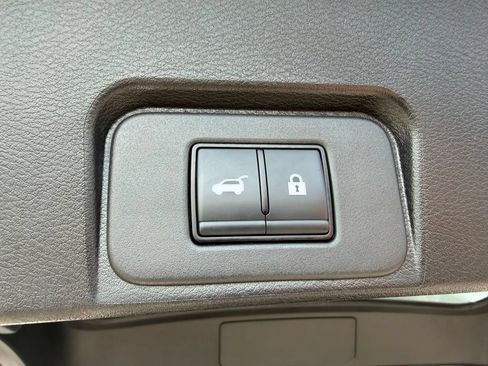 Used 2025 Nissan Rogue SV w/ Rock Creek Premium Package AWD/4WD image 38