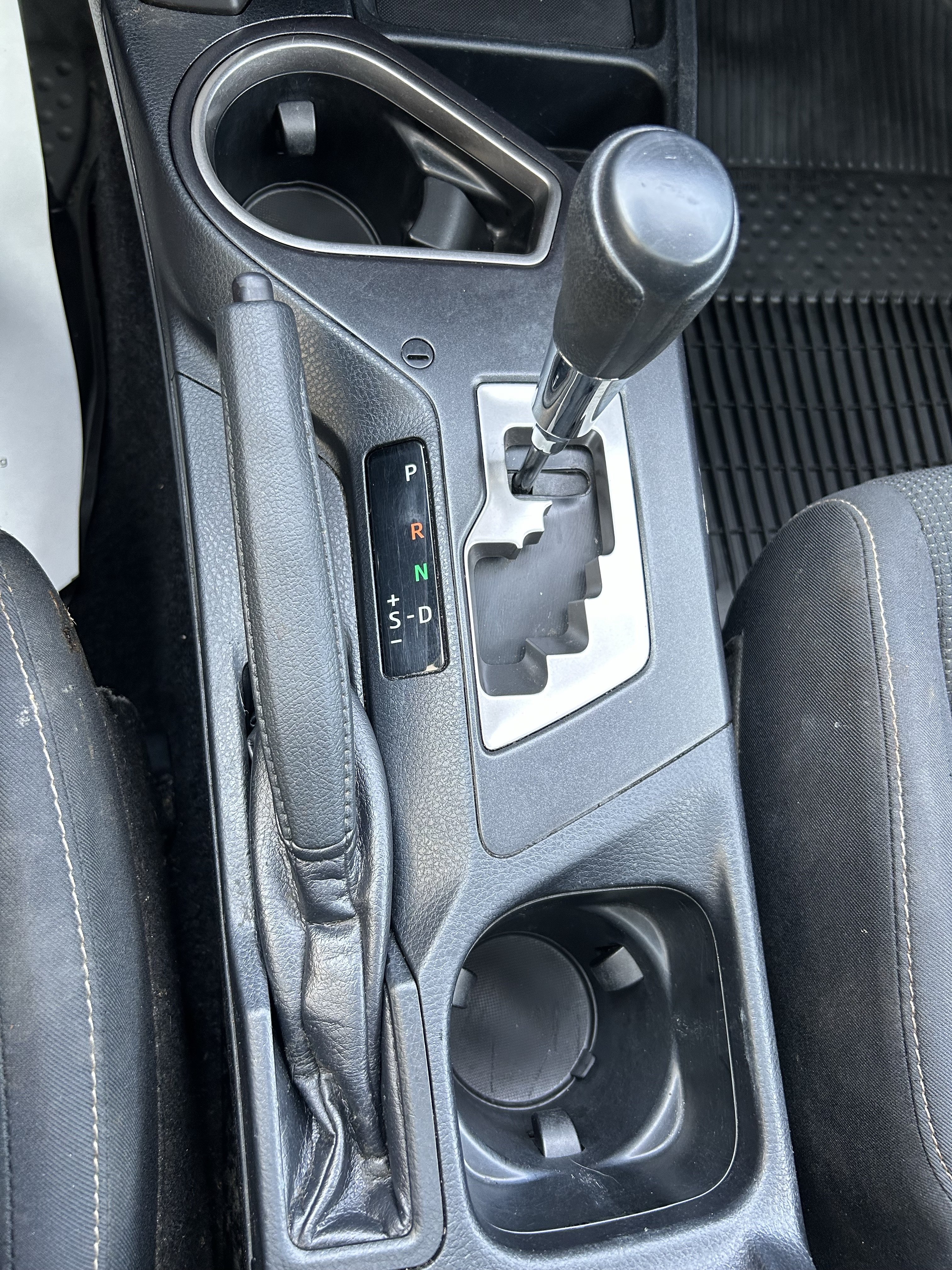 Used 2018 Toyota RAV4 XLE AWD/4WD image 30