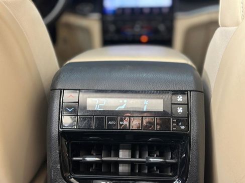 Used 2021 Jeep Grand Cherokee L Limited image 38