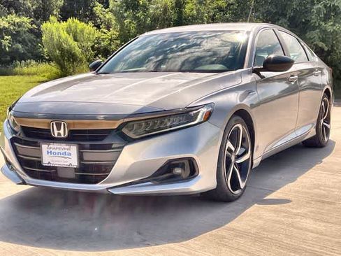 Used 2022 Honda Accord Sport image 2