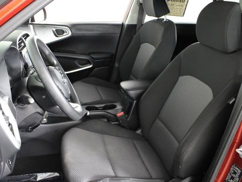 Used 2020 Kia Soul LX image 17