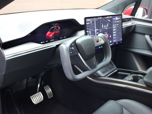 Used 2023 Tesla Model X image 19