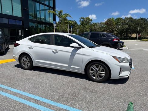 Used 2019 Hyundai Elantra SEL FWD image 3