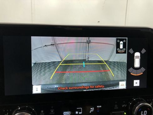 Used 2023 Toyota Highlander Limited image 21