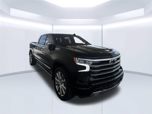 Used 2023 Chevrolet Silverado 1500 High Country w/ Technology Package AWD/4WD image 5