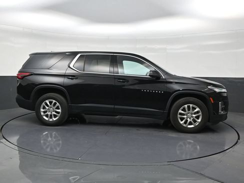 Used 2023 Chevrolet Traverse LS FWD image 6