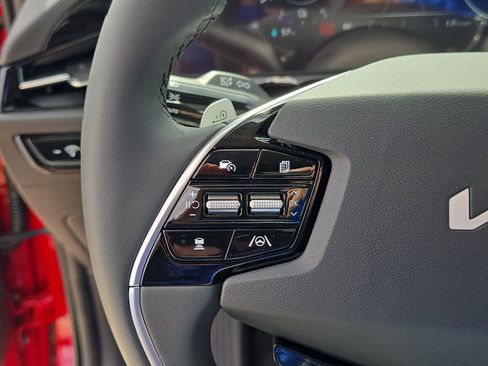 New 2026 Kia Niro Wind FWD image 30