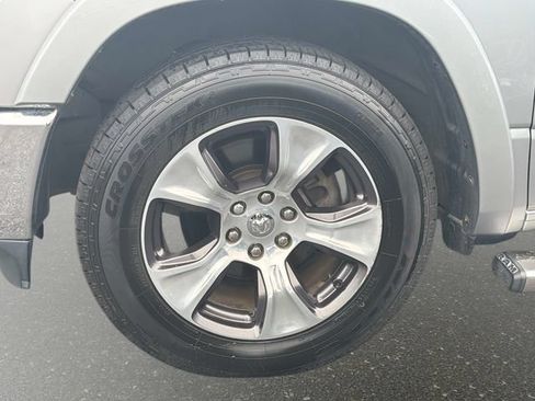 Used 2019 RAM 1500 Laramie RWD image 10